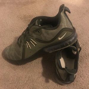 Nike Air max camo sneakers size 11